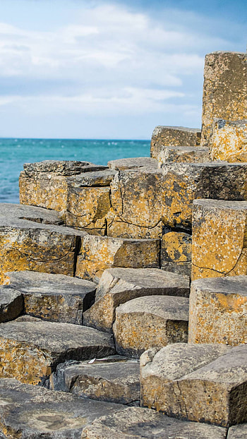 Giants Causeway, Northern Ireland HD phone wallpaper