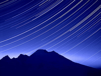 Star Tracks HD wallpaper