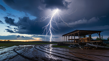 Dynamic Lightning Strike - Ultra, lightning, storm, landscape, cloud, farm HD wallpaper