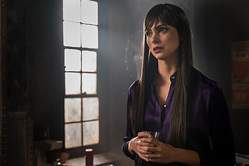 Morena Baccarin In Gotham Season 4 2017 , morena-baccarin, gotham, tv-shows HD wallpaper