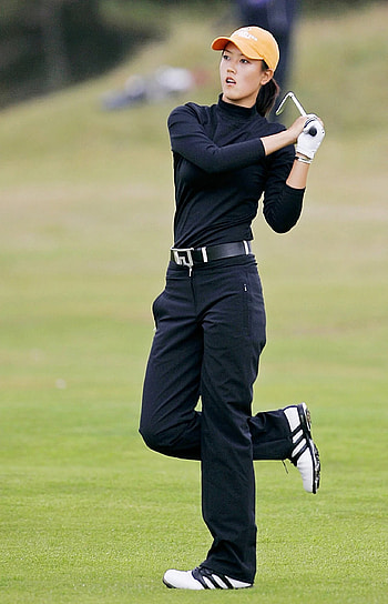 Michelle Wie West, Personal life, Marital status, Golf career HD phone wallpaper