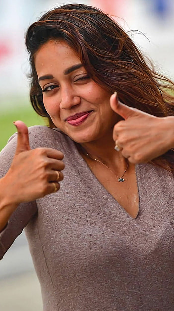 Nivetha pethuraj, nivetha pethuraj.tamil, tamil actress HD phone wallpaper