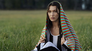Bella Hadid Girl Model Is Sitting In Blur Grass Field Background Wearing White Black Dress Girls HD wallpaper