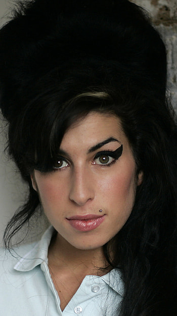 Amy Winehouse, Music icon, Memorable melodies, Captivating performer HD phone wallpaper