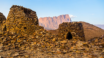 Oman travels, Ancient tombs, Windows 10 Spotlight HD wallpaper