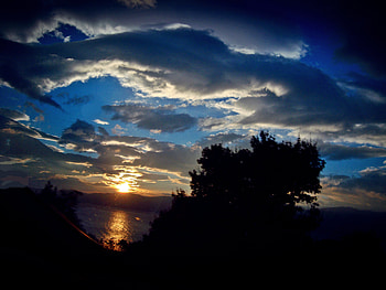 sunset at the lake, beautiful , clouds, sky, sun, lake, sunset HD wallpaper