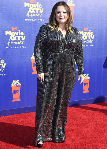 Bold with their, looks on the, mtv movie tv, tv awards red HD phone wallpaper