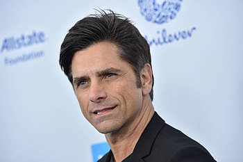 John Stamos, Movies, Rips His Pants, Mid Concert HD wallpaper