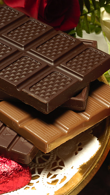 Irresistible chocolate delights, Sweet tooth's pleasure, Delicious cocoa treats, Indulgent food HD phone wallpaper