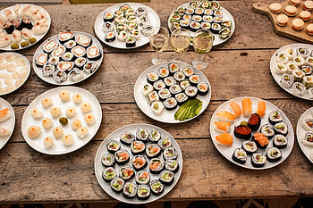 sushi buffet, fun, entertainment, yummy, sushi, cool, food, buffet HD wallpaper