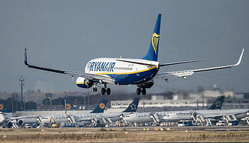 Ryanair, Rapid growth in Germany, Low-cost airlines HD wallpaper