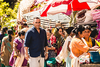 Russell Peters, Comedian, International shoots, Indian detective HD wallpaper