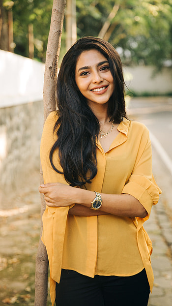 Aishwarya lekshmi, actress, model HD phone wallpaper