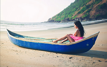 Vera posing in a Boat, boat, model, brunette, beach HD wallpaper