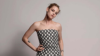 Kristen Stewart Girl Model Is Posing For A Wearing White Black Design Dress Girls HD wallpaper