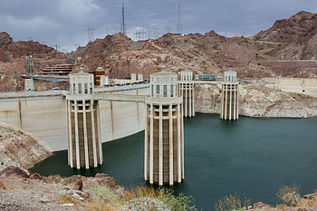 Hoover Dam, Standing in two states, Being a tourist, Gomorsel HD wallpaper
