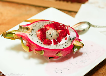 Dessert - Dragon fruit and Strawberry, sweet, white, strawberry, red, dessert, dragon fruit, food HD wallpaper