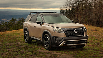 2023 Nissan Pathfinder Rock Creek 2 Cars HD wallpaper