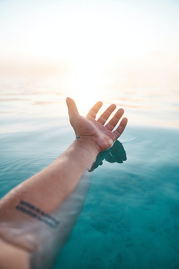 Water, Sun, Hand, Miscellanea, Miscellaneous, Rays, Beams HD phone wallpaper