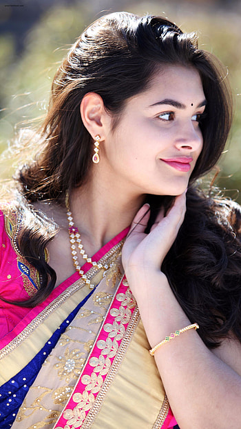 Divi prasanna, telugu actress, saree lover HD phone wallpaper