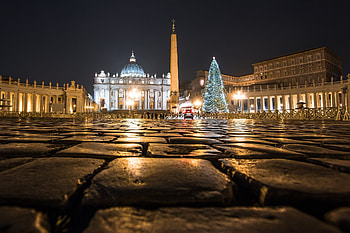 Vatican City, Cathedral night lights, Rome Italy HD wallpaper