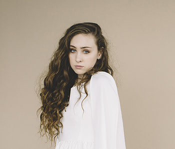 Chappell Roan, beautiful, long hair HD wallpaper