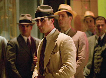 Public Enemies, Michael Mann films, Obsessive characters, Compelling storytelling HD wallpaper