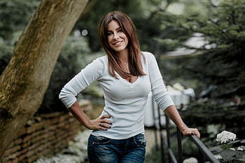 Smile, woman model, white top HD wallpaper