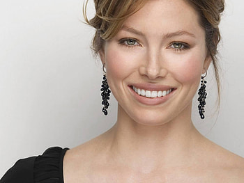 Jessica Biel, sexy, american, earrings, actress HD wallpaper