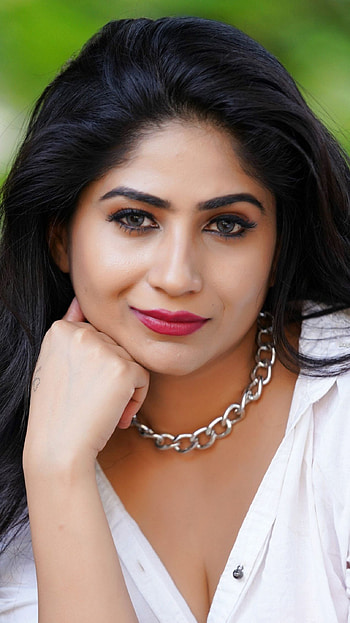 Madhulagna Das, sexy seductive, cleavage HD phone wallpaper