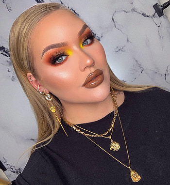 NikkieTutorials, Eye-catching makeup, Winter beauty looks, Twitter updates HD phone wallpaper