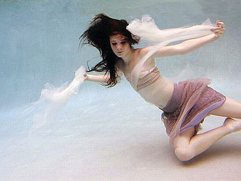 Underwater-graphy, cool, underwater, girl, graphy HD wallpaper