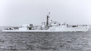 SAS SIMON VAN DER STEL D 287, W class, 179 crew, 120mm guns, type 16 conversion HD wallpaper