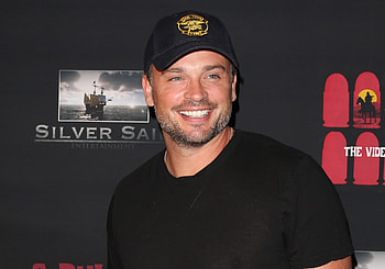 Tom Welling movies, Smallville star, Action thriller, Deep Six HD wallpaper