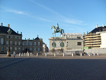 Amalienborg Palace, Denmark Castles, Historic , Architectural Splendor HD wallpaper