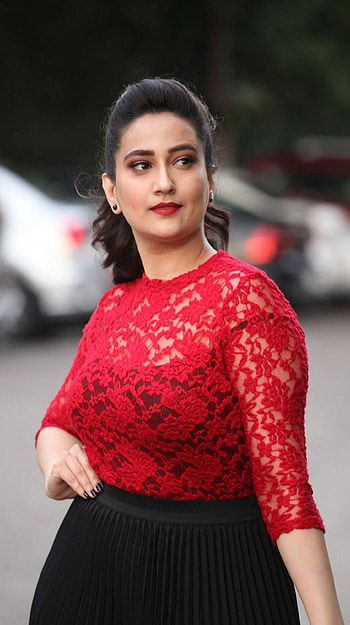 Manjusha, telugu actress, anchor HD phone wallpaper