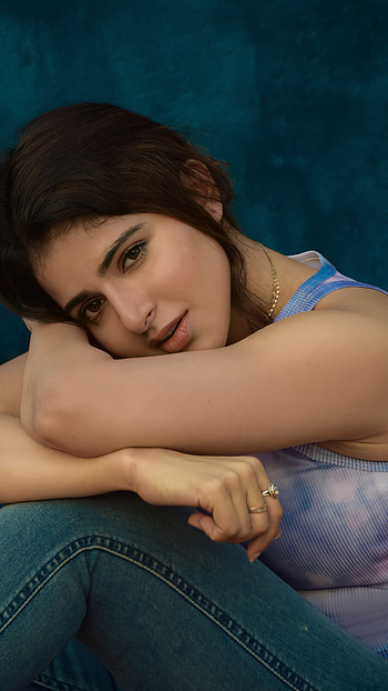 Ishwarya menon, tamil actress HD phone wallpaper
