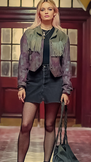 Maeve Wiley, sex education actress HD phone wallpaper
