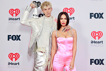 Machine Gun Kelly, Pointy Nails, iHeartRadio Music Awards HD wallpaper