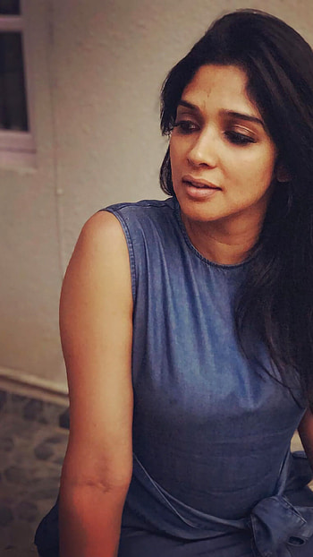 Nyla usha, malayalam actress HD phone wallpaper