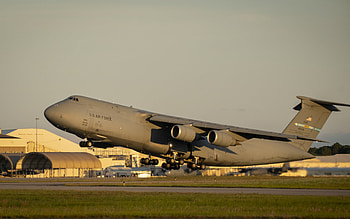 Lockheed C-5 Galaxy, US military transport aircraft, C-5M, United States Air Force, US military aircraft, C-5M Super Galaxy, aircraft take off HD wallpaper