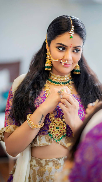 Sreemukhi, model, telugu actress HD phone wallpaper