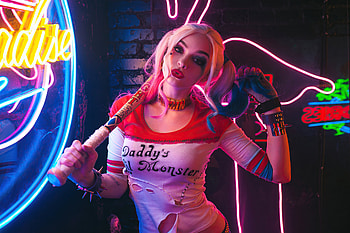 Harley Quinn Suicide Squad With Bat , harley-quinn, suicide-squad, superheroes, cosplay HD wallpaper