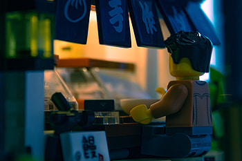 LEGO Minifigure — Man-Made Night Stall, Man Made, Lego, Figurine HD wallpaper