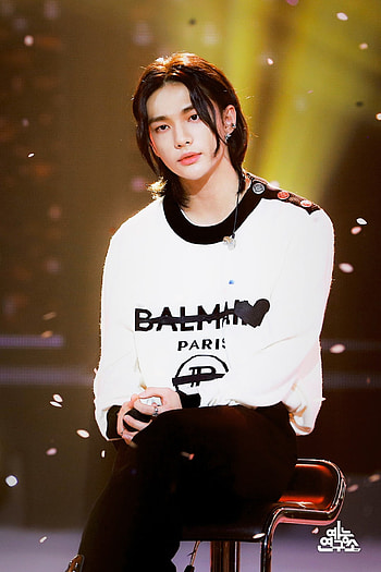 hyunjin angel, kpop, stray kids, straykids HD phone wallpaper