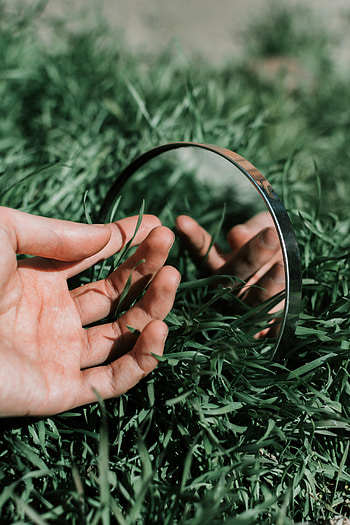 Grass, Hand, Miscellanea, Miscellaneous, Mirror HD phone wallpaper
