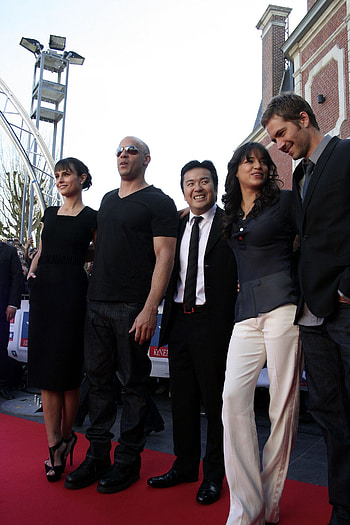 Justin Lin, Fast & Furious franchise, Action-packed film, Star-studded cast HD phone wallpaper
