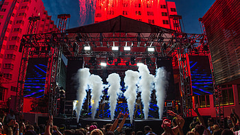 Concert, Party show, Energetic crowd, Night lights HD wallpaper