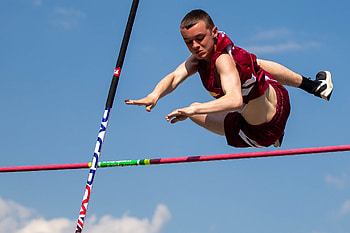Blind vaulter trust coaches HD wallpaper