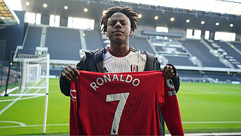 Excited Fan with Signed Ronaldo Jersey, Celebrity, IShowSpeed HD wallpaper